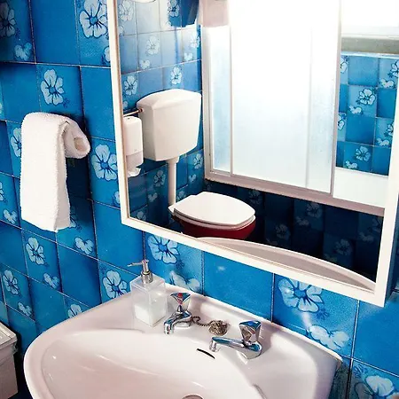 Blue Buddha House בית הארחה אריסרייה